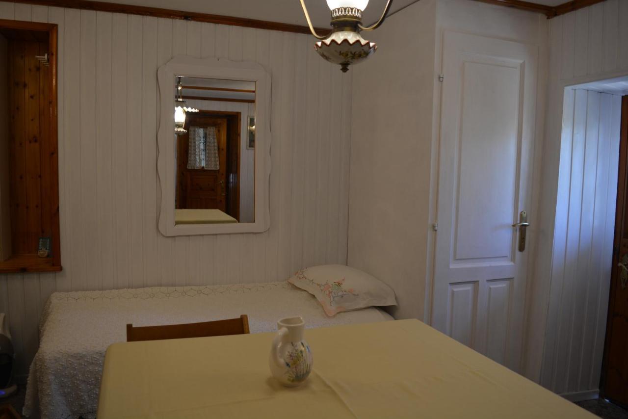 Remvi Apartment Хидра Екстериор снимка
